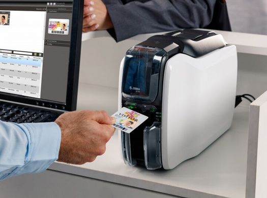 Картковий принтер Zebra ZC100 для одностороннього кольорового друку пластикових ПВХ-карток, USB, Mag Encoder ZC11-0M00000EM00